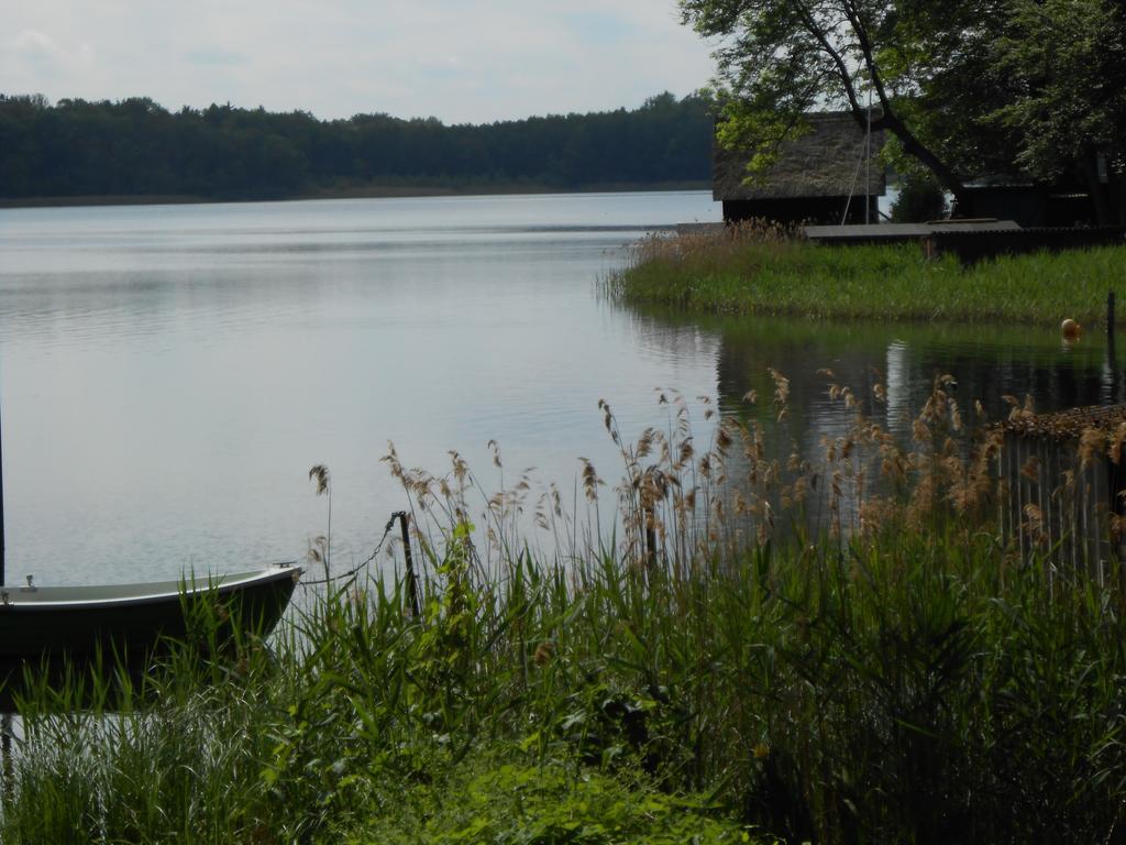 Zimmer Und Apartment Rosi Krakow am See Oda fotoğraf